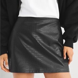NWT Abercrombie & Fitch Scarlett Vegan Leather Mini Skort  size medium